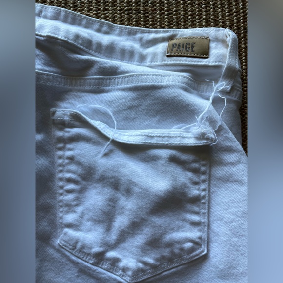 PAIGE size 32 white Kylie Crop jeans. Rolled bottom. Deconstructed look pockets - Picture 4 of 8